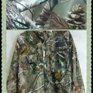 Realtree Button Up Shirt size M